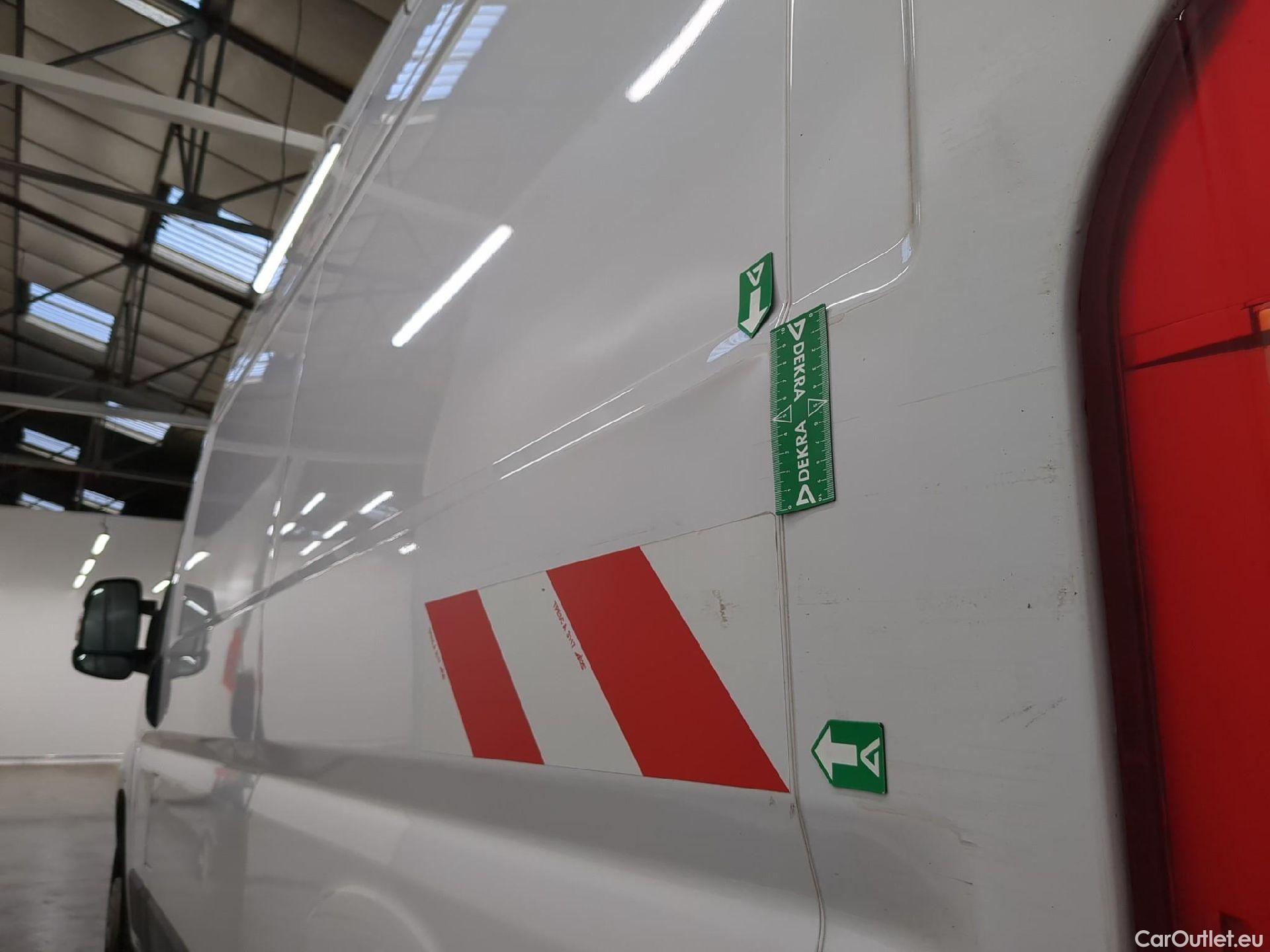  Peugeot  Boxer  Fourgon Surélevé 333 L2H2 Premium BlueHDi 120 Start&Stop HDi 120CV BVM6 E6d #41