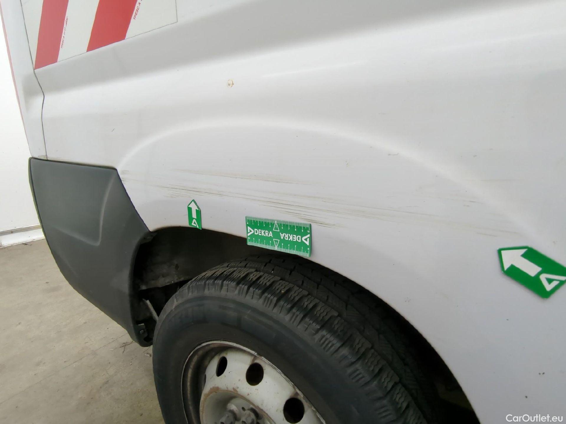  Peugeot  Boxer  Fourgon Surélevé 333 L2H2 Premium BlueHDi 120 Start&Stop HDi 120CV BVM6 E6d #18