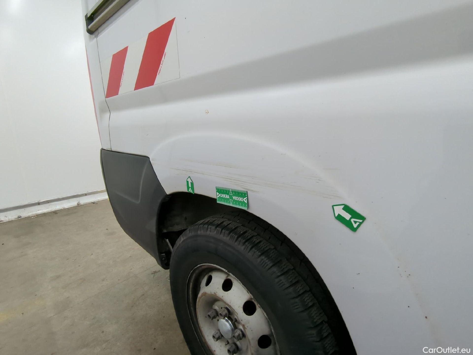  Peugeot  Boxer  Fourgon Surélevé 333 L2H2 Premium BlueHDi 120 Start&Stop HDi 120CV BVM6 E6d #17