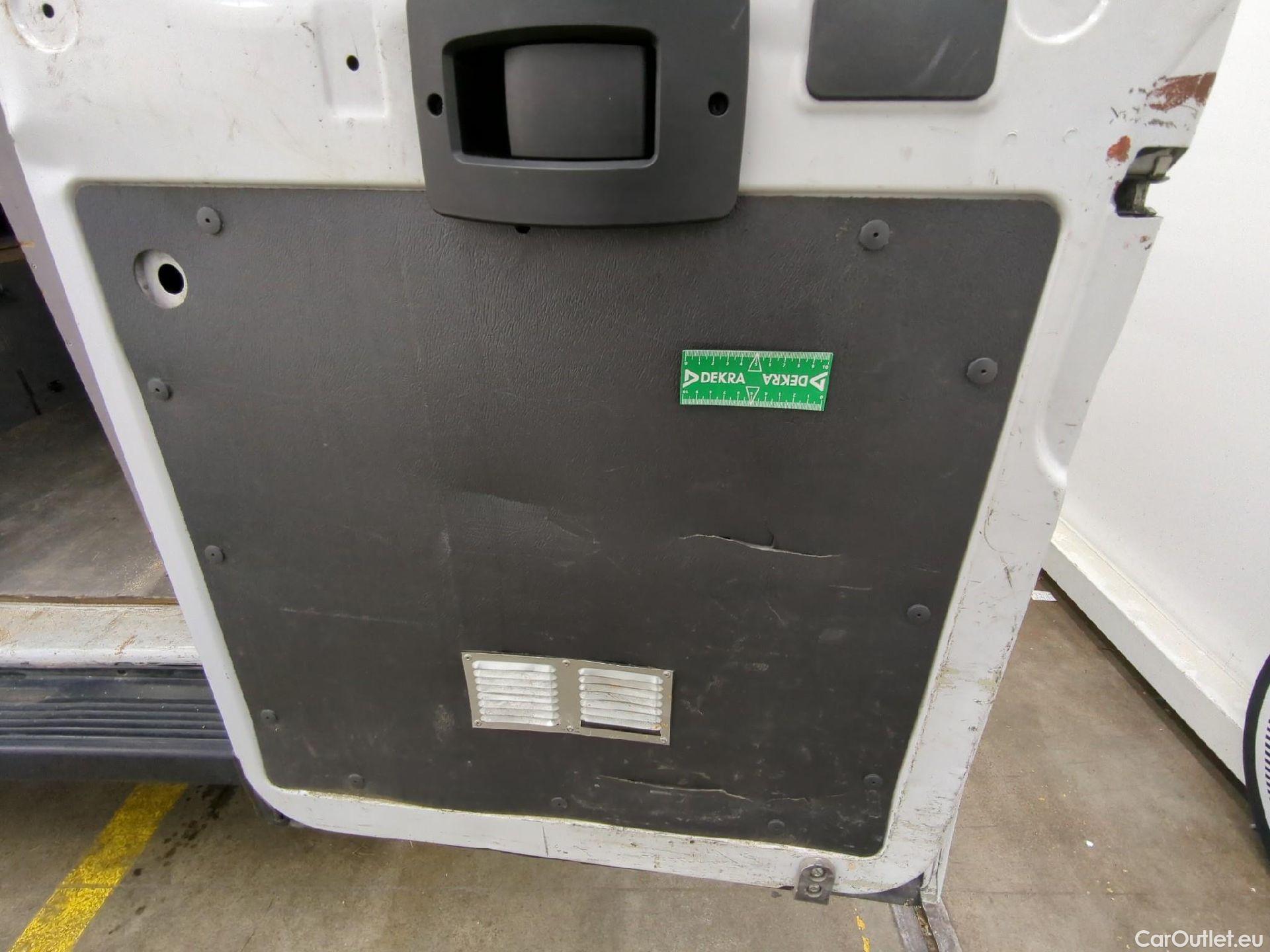  Peugeot  Boxer  Fourgon Surélevé 333 L2H2 Premium BlueHDi 120 Start&Stop HDi 120CV BVM6 E6d #6