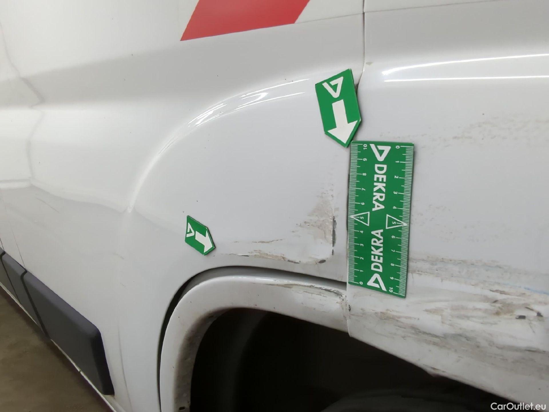  Peugeot  Boxer  Fourgon Surélevé 333 L2H2 Premium BlueHDi 120 Start&Stop HDi 120CV BVM6 E6d #33