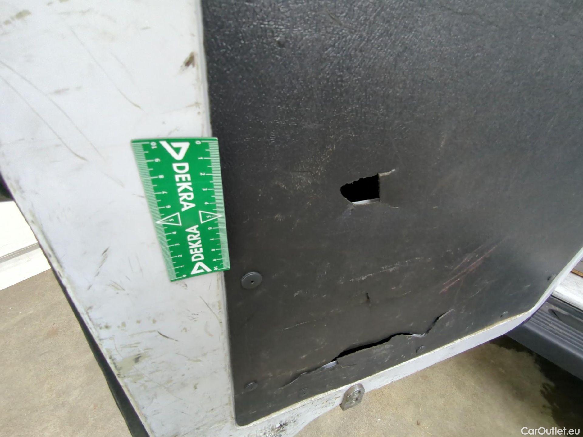  Peugeot  Boxer  Fourgon Surélevé 333 L2H2 Premium BlueHDi 120 Start&Stop HDi 120CV BVM6 E6d #4