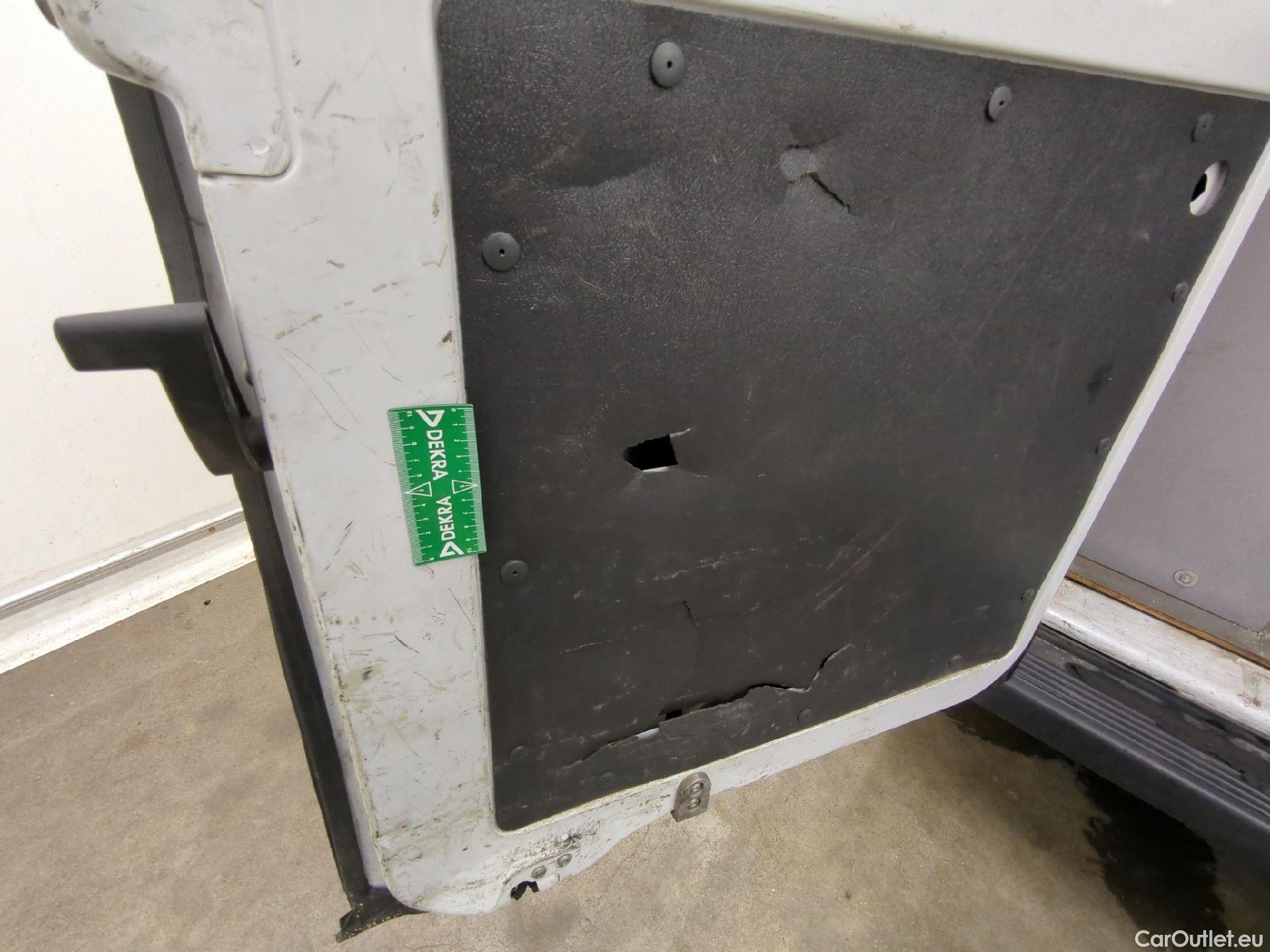  Peugeot  Boxer  Fourgon Surélevé 333 L2H2 Premium BlueHDi 120 Start&Stop HDi 120CV BVM6 E6d #3