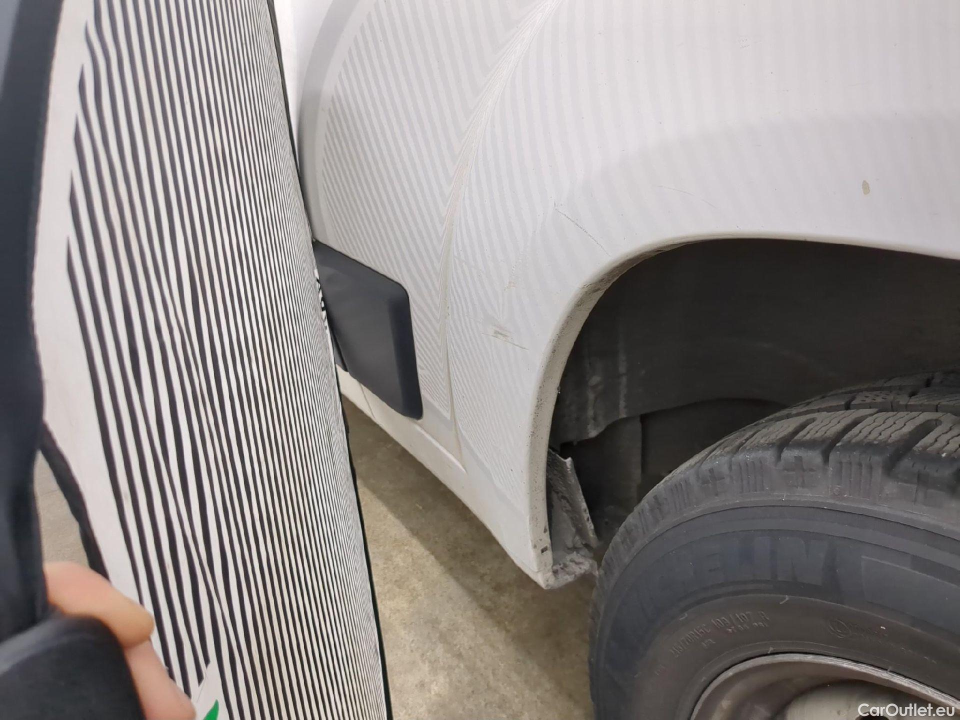  Peugeot  Boxer  Fourgon Surélevé 333 L2H2 Premium BlueHDi 120 Start&Stop HDi 120CV BVM6 E6d #39