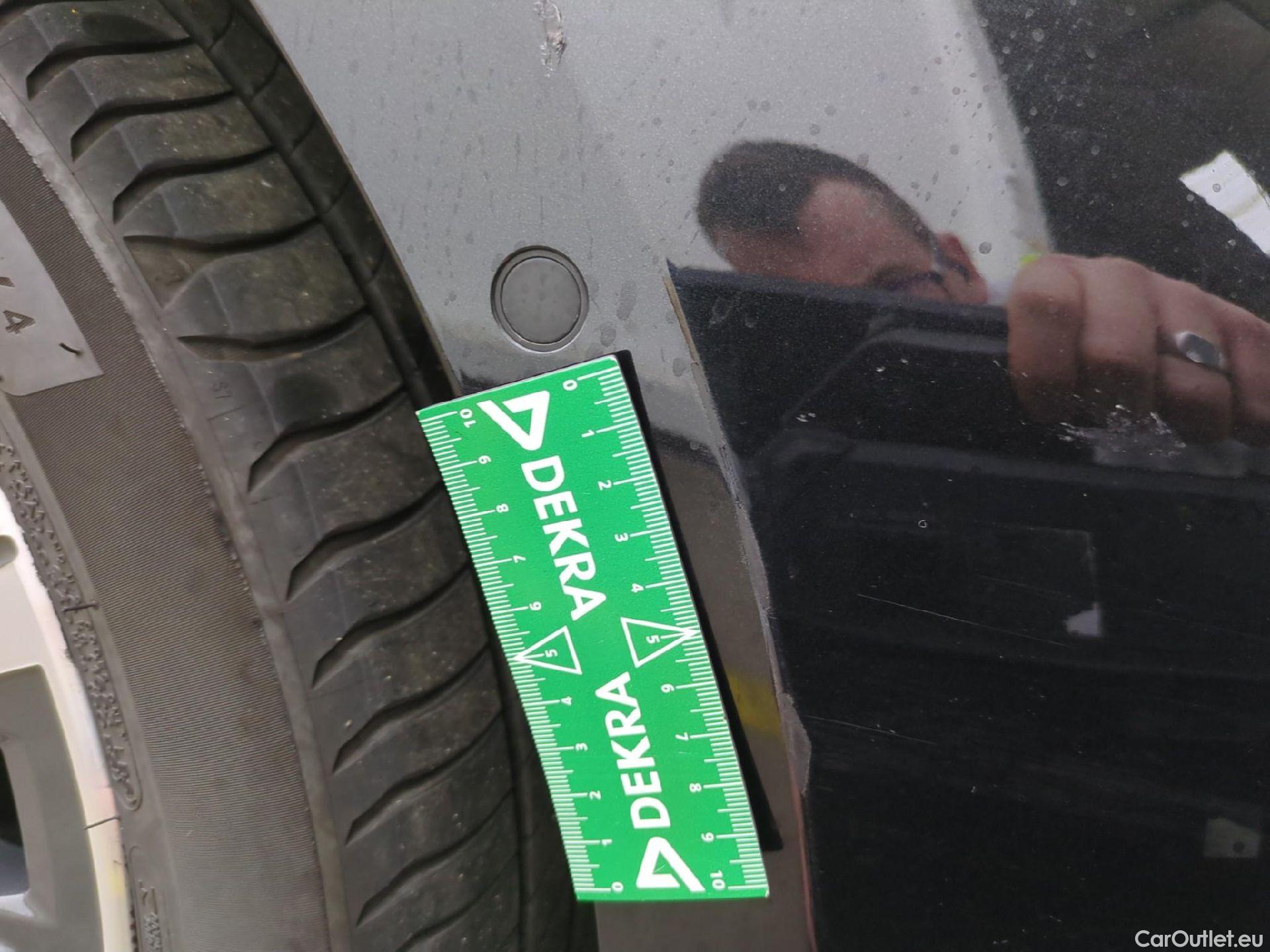  Bmw  Serie 3 BMW Série 3 Touring / 2022 / 5P / Break 318i 156ch Business Design BVA8 #19