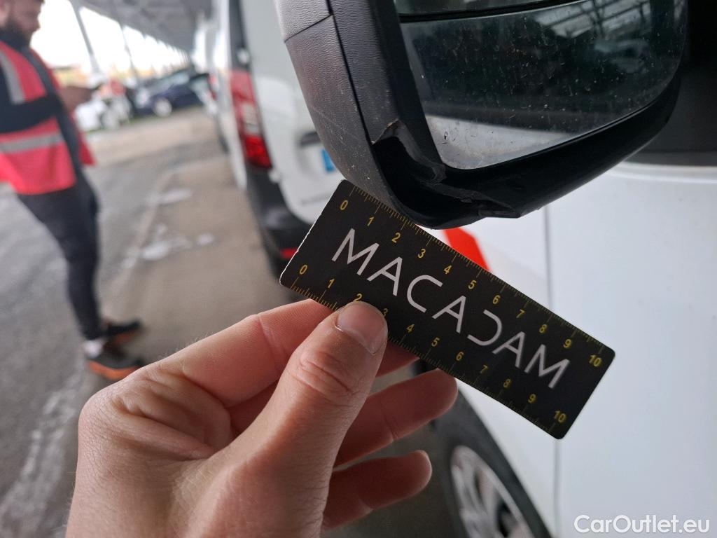  Renault  Trafic RENAULT  / 2019 / 4P / Fourgon tole NV FG GCF L1H1 1000 dCi 120 #4