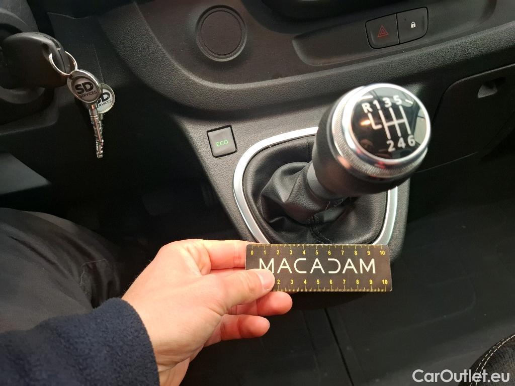  Renault  Trafic RENAULT  / 2019 / 4P / Fourgon tole NV FG GCF L1H1 1000 dCi 120 #11