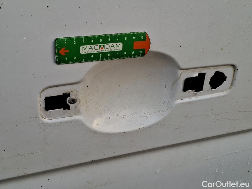  Renault  Master  III Fourgon L2H2 3 5 Grand Confort dCi 125CV BVM6 E5 #48