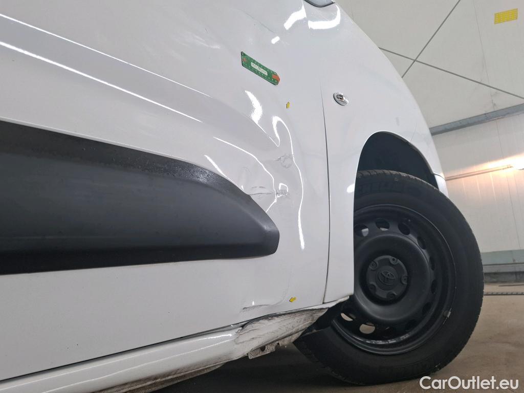  Toyota  Proace TOYOTA  City / 2019 / 4P / Fourgonnette 1.5 Long 130 D-4D Dynamic #7