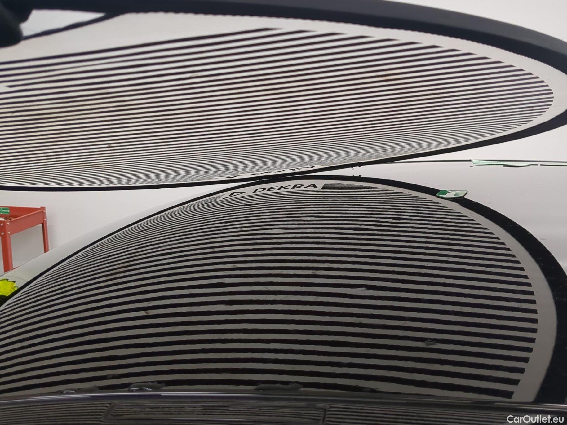  Bmw  Serie 3 BMW Série 3 Berline / 2022 / 4P / Berline 320e 204ch Business Design BVA8 Hybride #19