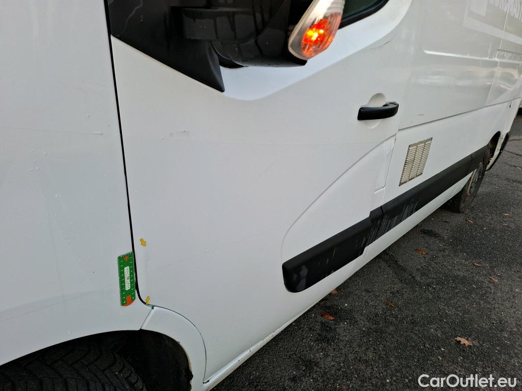  Renault  Master  III Fourgon L2H2 3 5 Grand Confort dCi 125CV BVM6 E5 #23