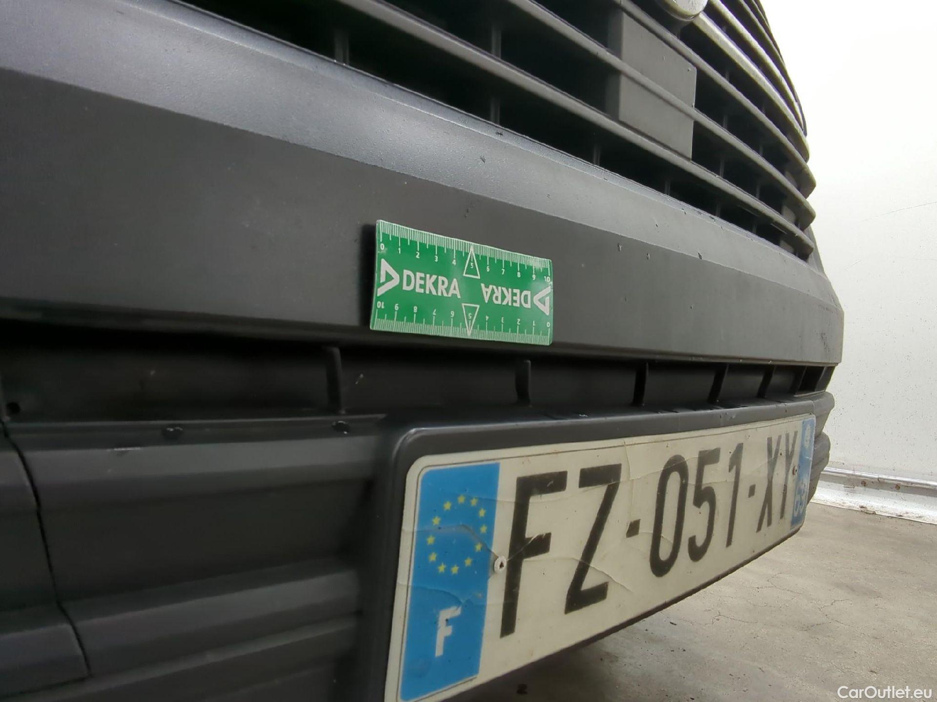  Volkswagen  Transporter VOLKSWAGEN  / 2019 / 4P / Fourgon tôlé 2.0 TDi 150 DSG7 L1H1 Business Line #27