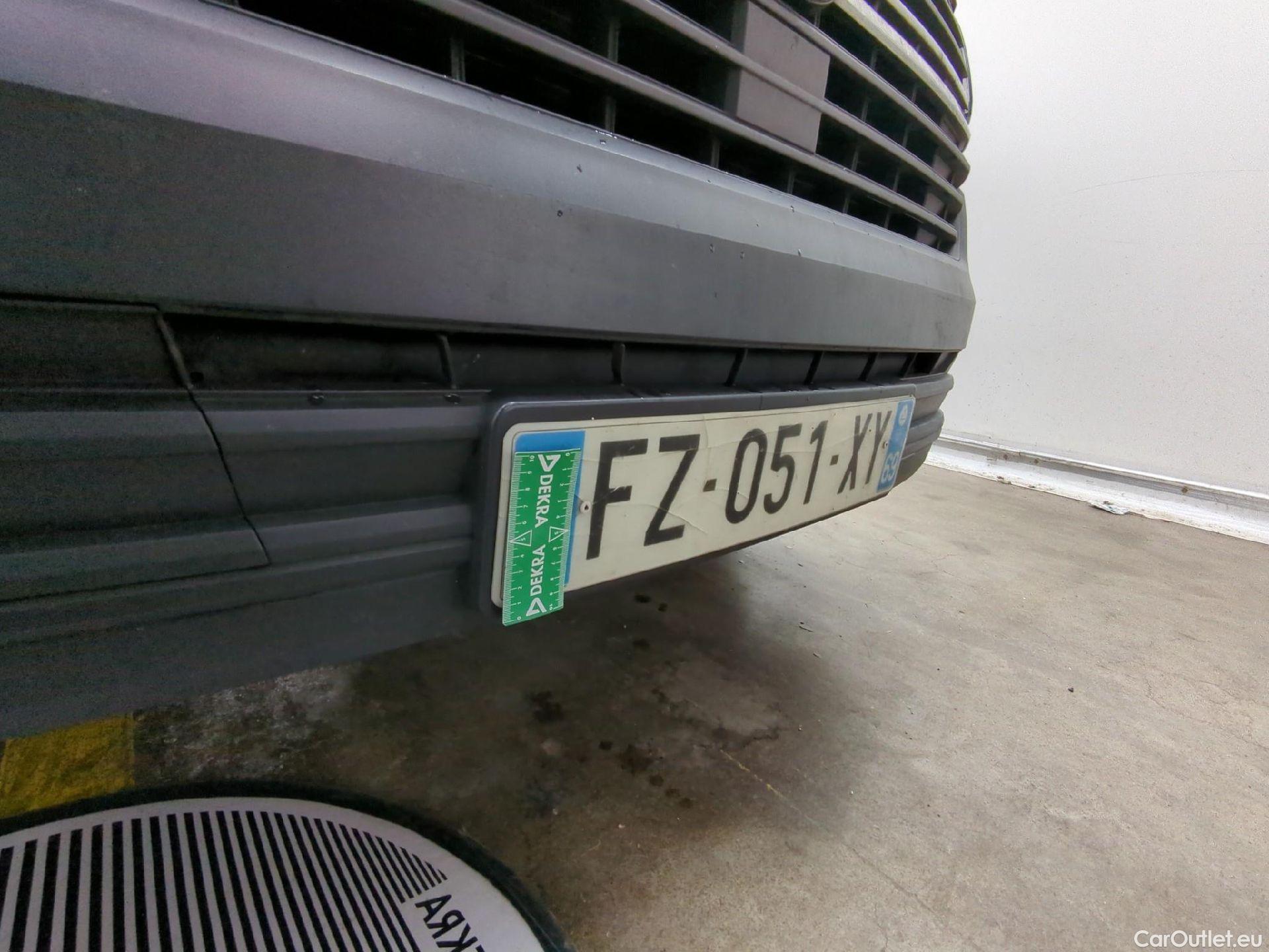  Volkswagen  Transporter VOLKSWAGEN  / 2019 / 4P / Fourgon tôlé 2.0 TDi 150 DSG7 L1H1 Business Line #23