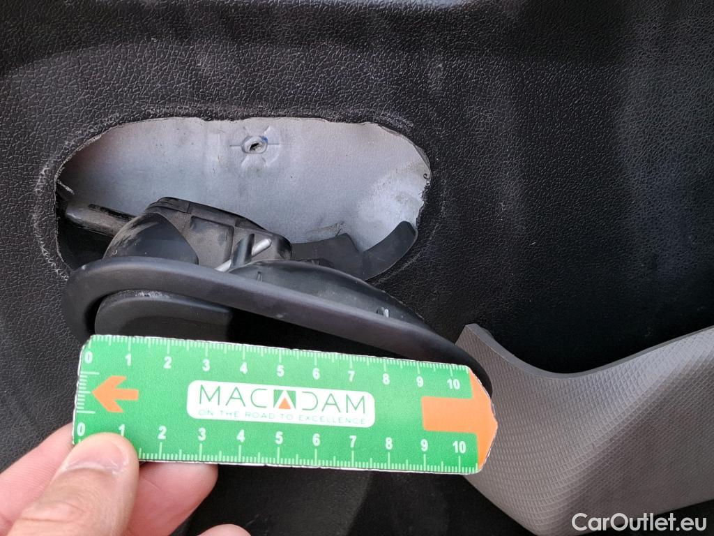  Renault  Master  III Fourgon L2H2 3 5 Grand Confort dCi 125CV BVM6 E5 #18