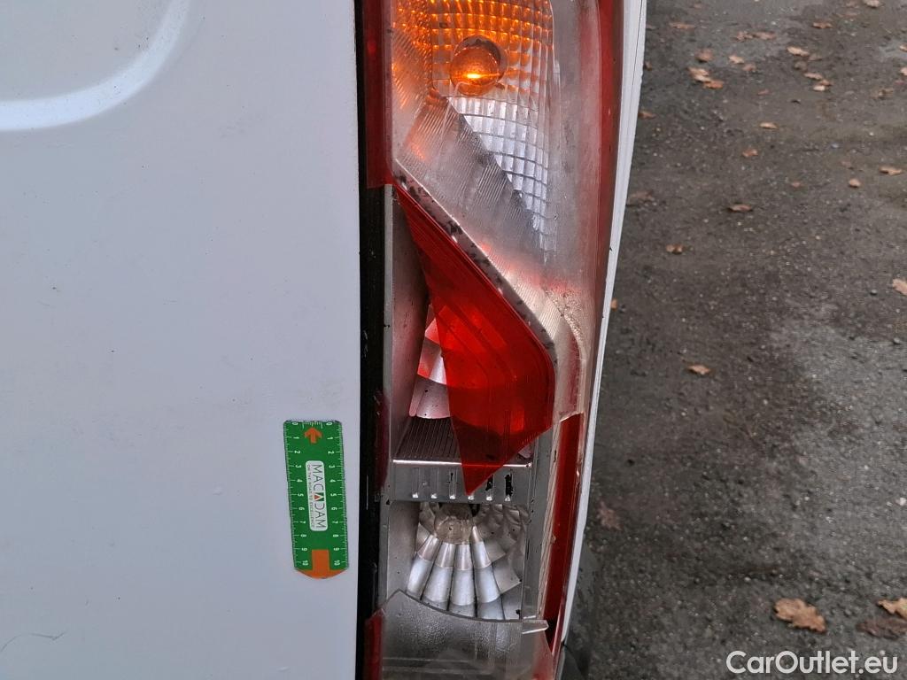  Renault  Master  III Fourgon L2H2 3 5 Grand Confort dCi 125CV BVM6 E5 #37