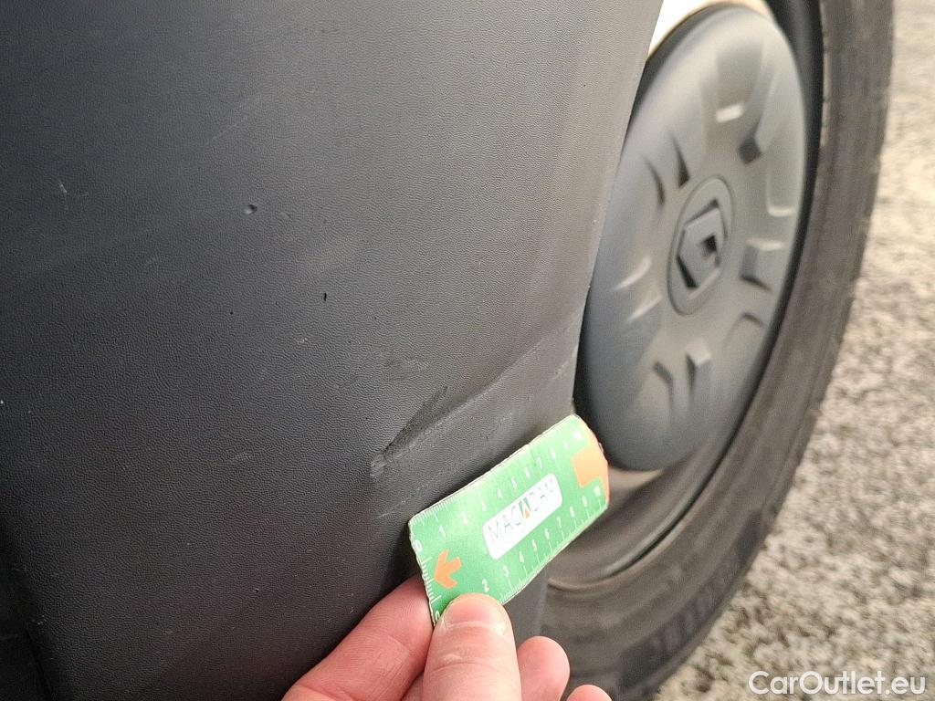  Renault  Master  III Fourgon L3H2 3 5 Grand Confort dCi 135CV BVM6 7 Sieges E6dT #18