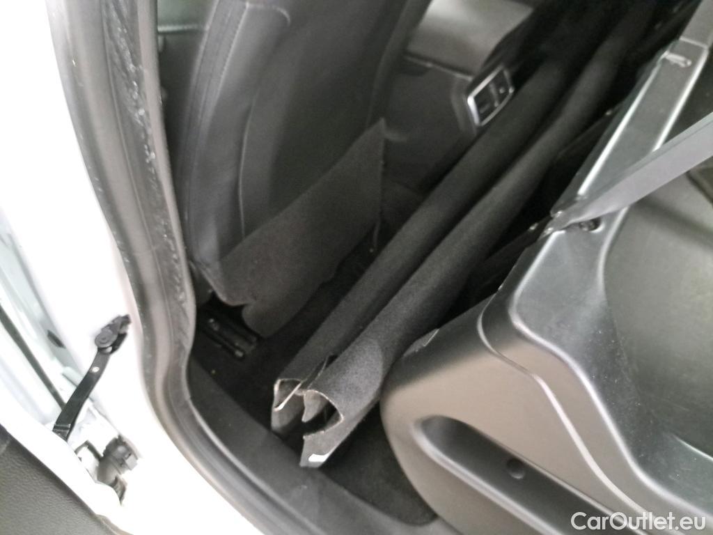  Renault  Megane  IV Berline 5pt. Société Air Nav 1.5 dCi 90CV BVM6 E6 #22