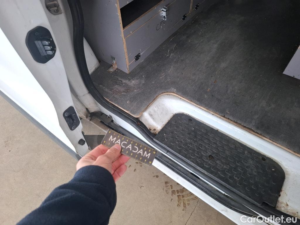  Renault  Trafic RENAULT  / 2019 / 4P / Fourgon tole NV FG GCF L1H1 1000 dCi 120 #12