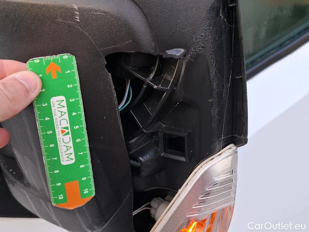  Renault  Master  III Fourgon L2H2 3 5 Grand Confort dCi 125CV BVM6 E5 #32