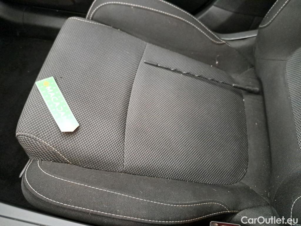  Renault  Megane  IV Berline 5pt. Société Air Nav 1.5 dCi 90CV BVM6 E6 #24