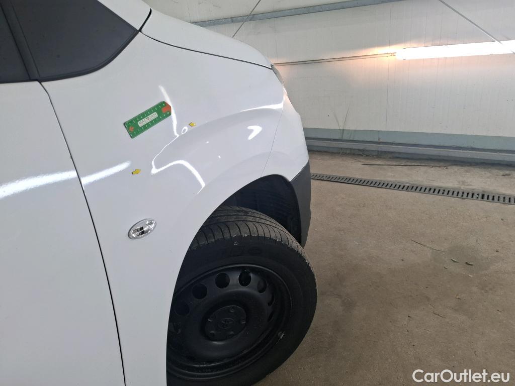  Toyota  Proace TOYOTA  City / 2019 / 4P / Fourgonnette 1.5 Long 130 D-4D Dynamic #16