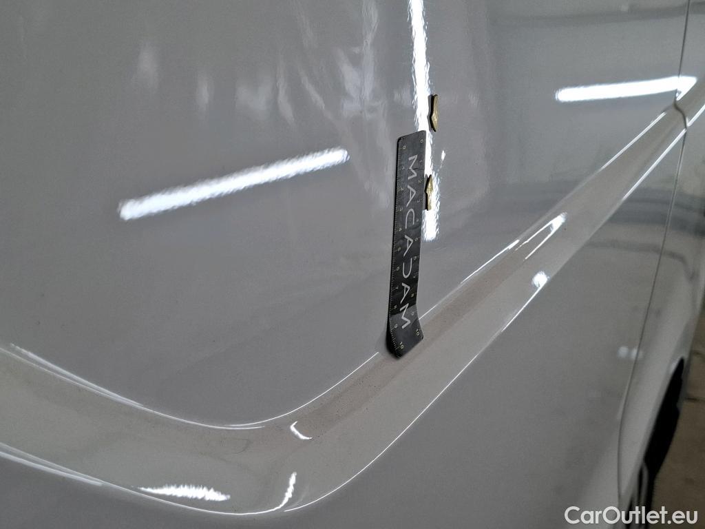  Renault  Trafic RENAULT  / 2019 / 4P / Fourgon tole NV FG GCF L1H1 1000 dCi 120 #32