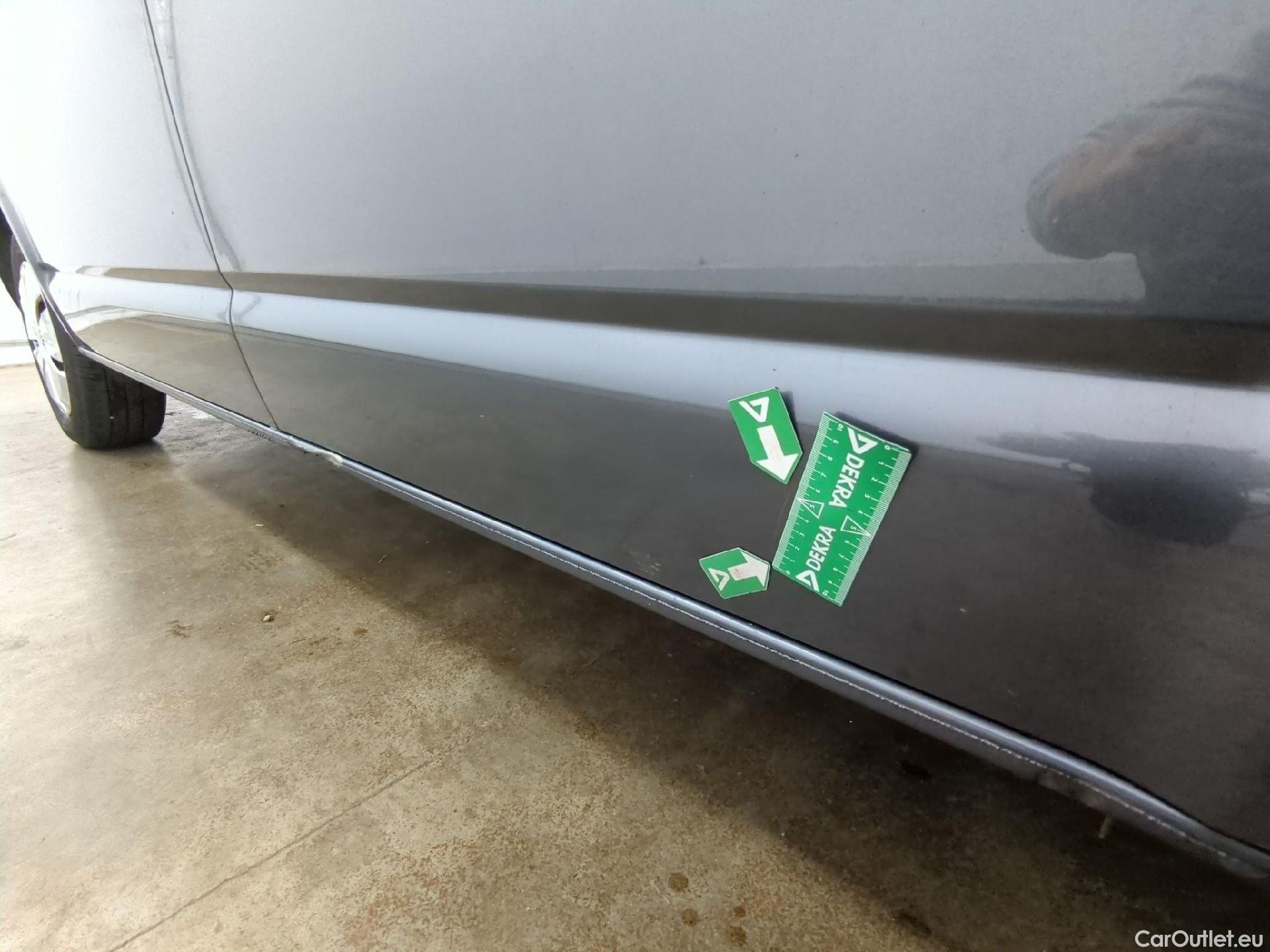  Volkswagen  Transporter VOLKSWAGEN  / 2019 / 4P / Fourgon tôlé 2.0 TDi 150 DSG7 L1H1 Business Line #19