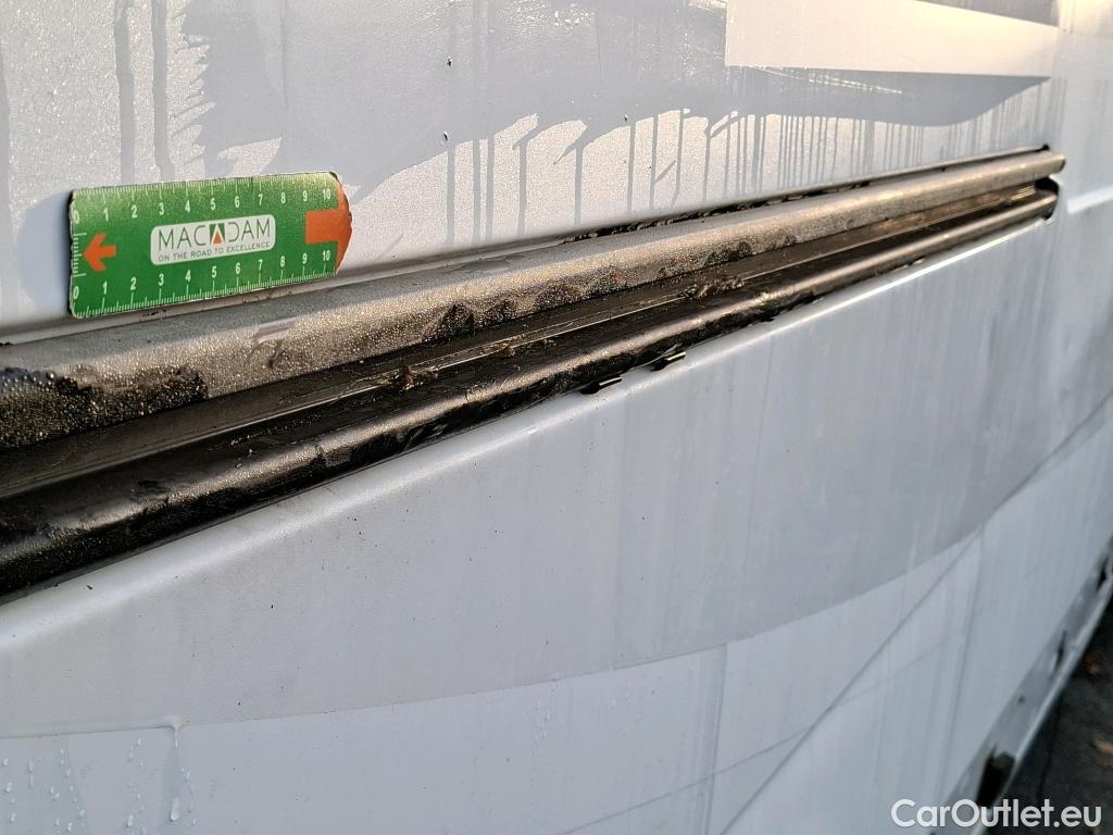  Renault  Master  III Fourgon L2H2 3 5 Grand Confort dCi 125CV BVM6 E5 #77