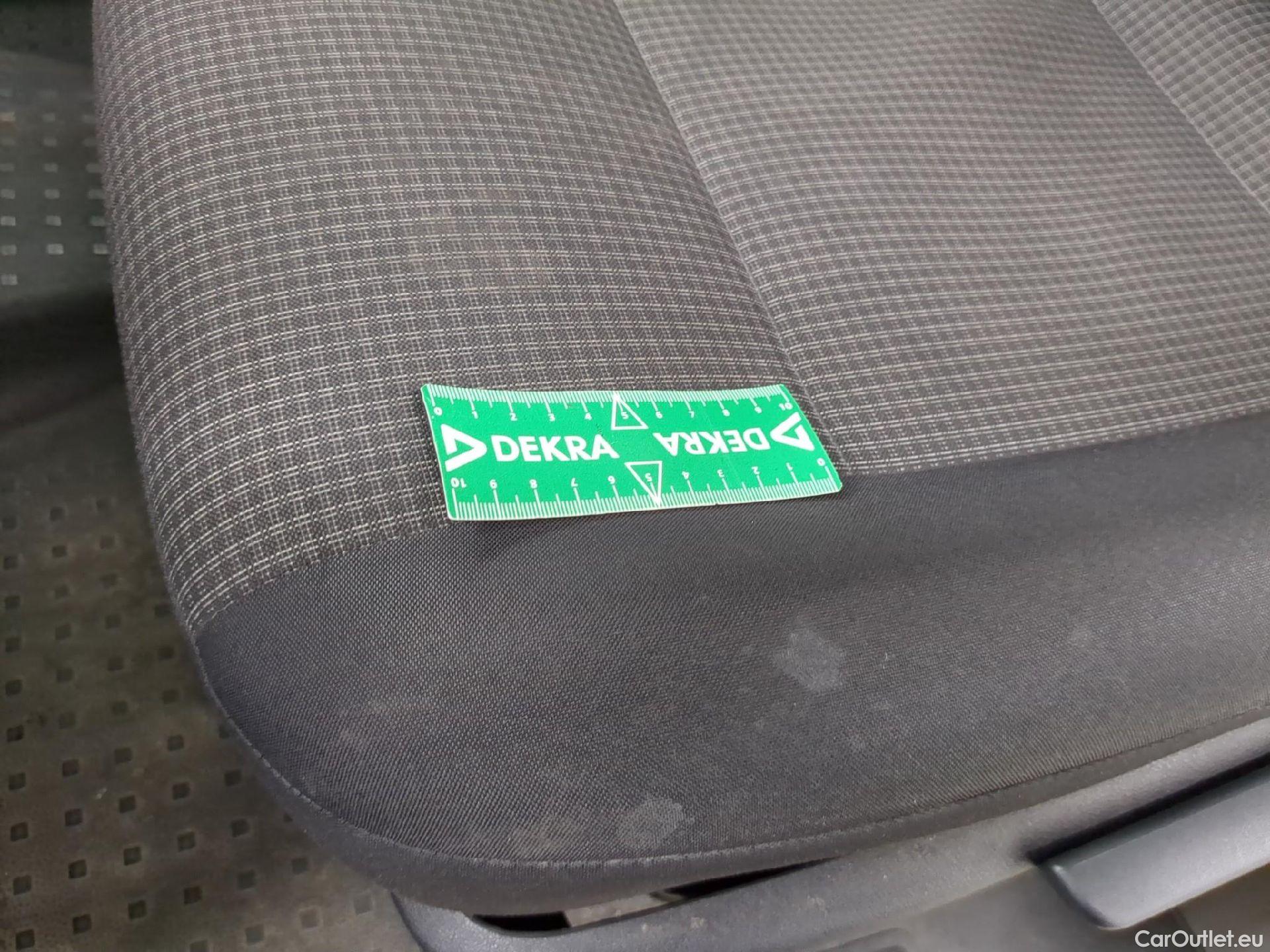  Volkswagen  Transporter VOLKSWAGEN  / 2019 / 4P / Fourgon tôlé 2.0 TDi 150 DSG7 L1H1 Business Line #4