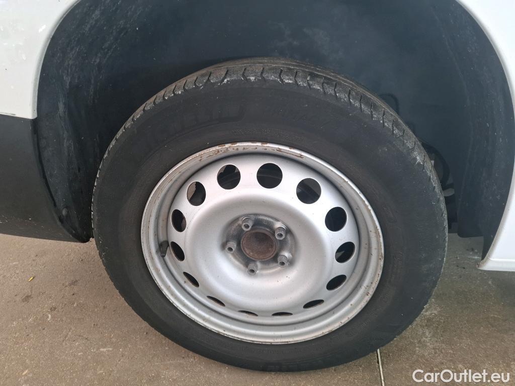  Toyota  Proace TOYOTA  City / 2019 / 4P / Fourgonnette 1.5 Long 130 D-4D Dynamic #38