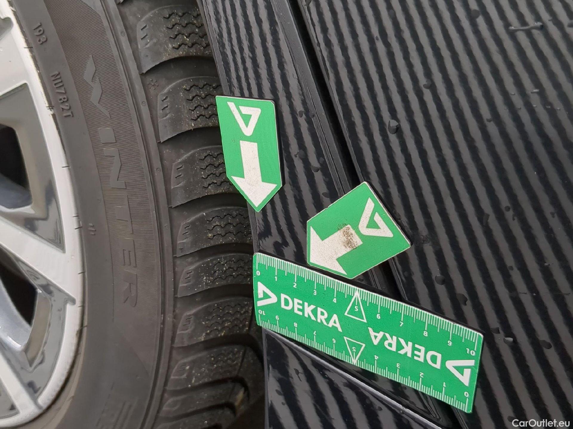  Bmw  Serie 3 BMW Série 3 Berline / 2022 / 4P / Berline 320e 204ch Business Design BVA8 Hybride #25