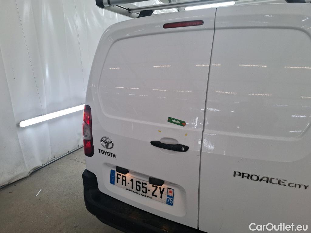  Toyota  Proace TOYOTA  City / 2019 / 4P / Fourgonnette 1.5 Long 130 D-4D Dynamic #23