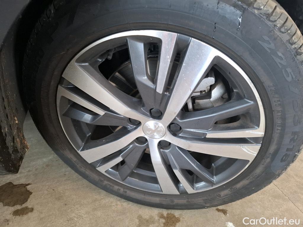  Peugeot  3008 PEUGEOT  / 2020 / 5P / SUV 1.6 HYBRID 225 E-EAT8 Allure #11