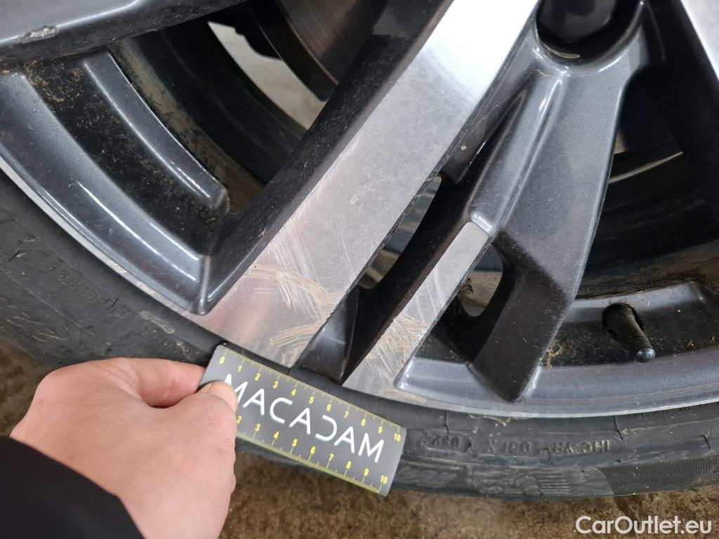  Peugeot  5008  Allure Pack 1.2 PureTech 130CV BVA8 7 Sieges E6d #20