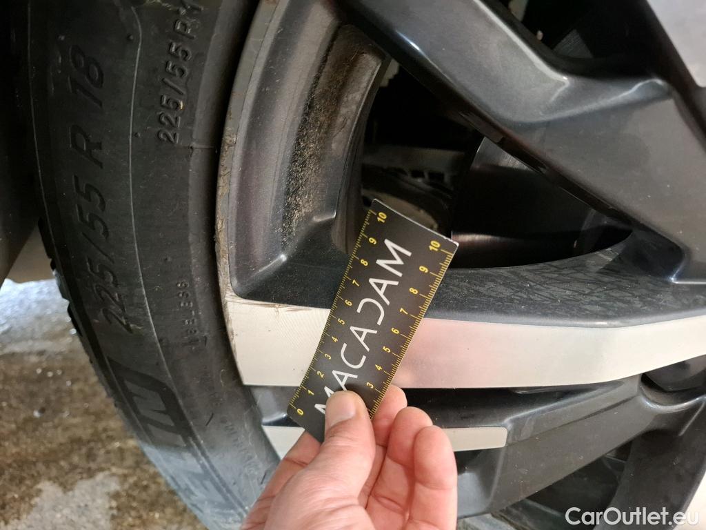  Peugeot  5008  Allure Pack 1.2 PureTech 130CV BVA8 7 Sieges E6d #44