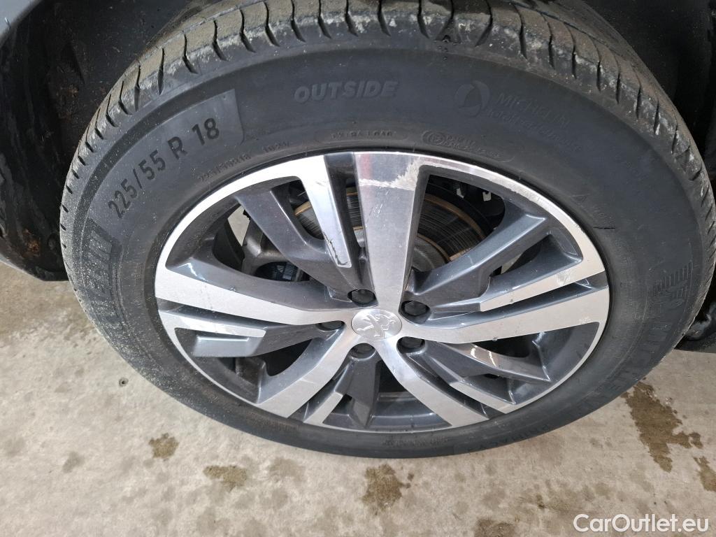  Peugeot  3008 PEUGEOT  / 2020 / 5P / SUV 1.6 HYBRID 225 E-EAT8 Allure #8