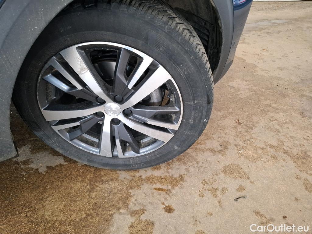  Peugeot  5008  Allure Pack 1.2 PureTech 130CV BVA8 7 Sieges E6d #38