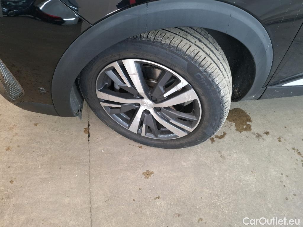  Peugeot  3008 PEUGEOT  / 2020 / 5P / SUV 1.6 HYBRID 225 E-EAT8 Allure #23