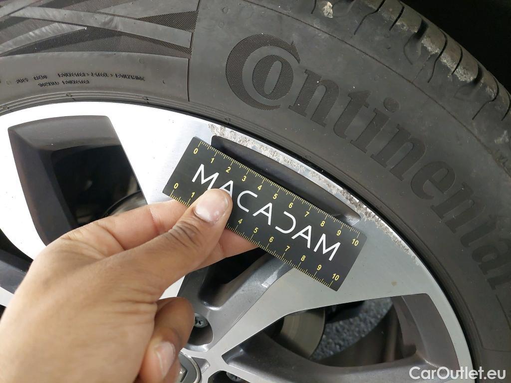  Renault  Megane RENAULT Mégane Berline / 2020 / 5P / Berline techno TCe 140 EDC #8