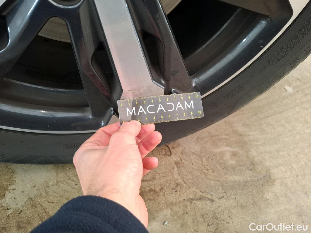  Peugeot  5008 PEUGEOT  / 2020 / 5P / SUV BlueHDi 130 S&S EAT8 GT Pack #27