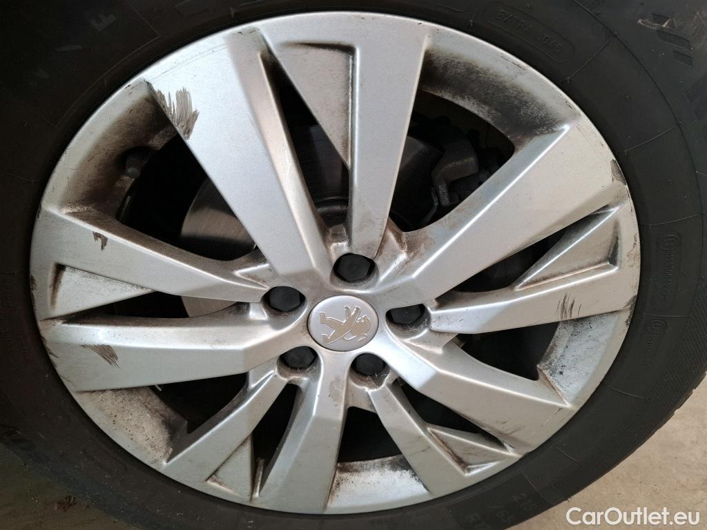  Peugeot  5008  Active Business 1.2 PureTech 130CV BVA8 7 Sieges E6dT #33