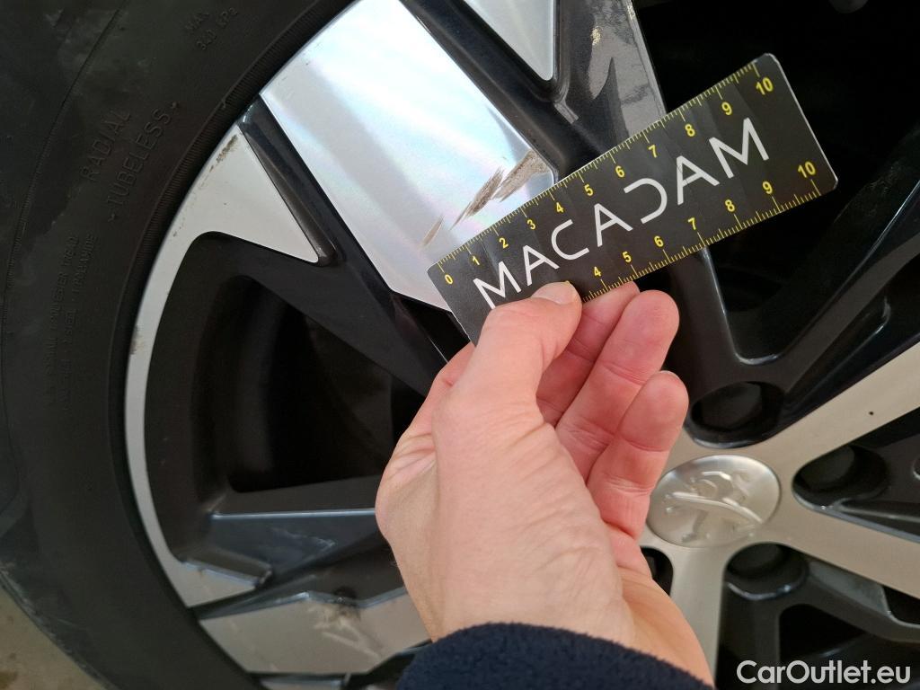  Peugeot  5008 PEUGEOT  / 2020 / 5P / SUV BlueHDi 130 S&S EAT8 GT Pack #24