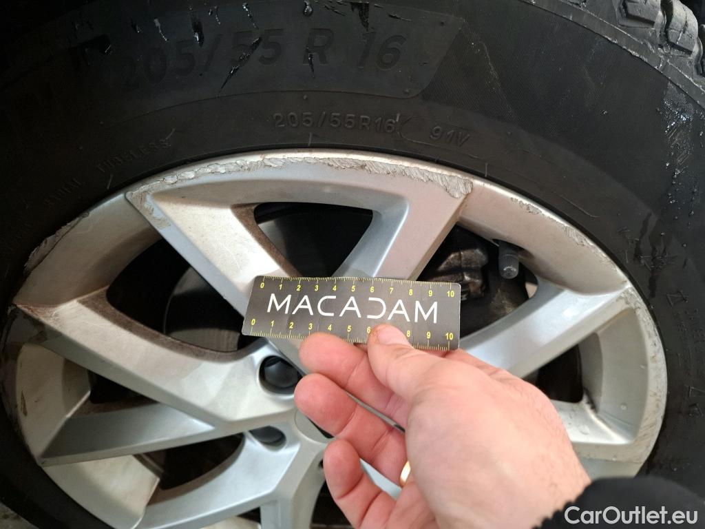  Seat  Leon SEAT  Sportstourer / 2020 / 5P / Break 1.0 eTSI 110 DSG S&S Style Business #3