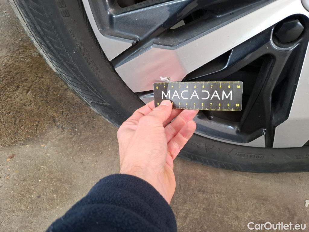  Peugeot  5008 PEUGEOT  / 2020 / 5P / SUV BlueHDi 130 S&S EAT8 GT Pack #50