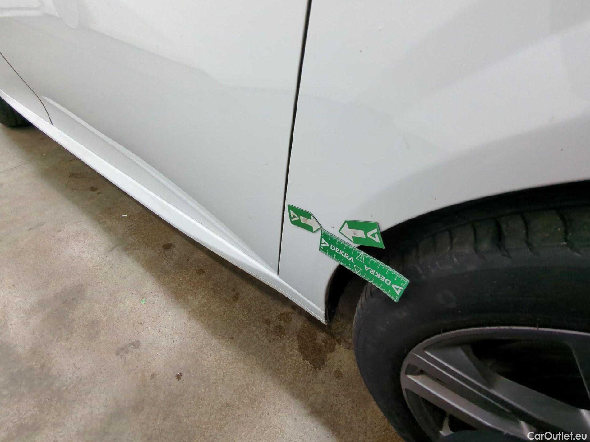  Peugeot  208 PEUGEOT  Affaire / 2019 / 5P / Berline 1.2 PT 100 S&S EAT8 Active Business R #16