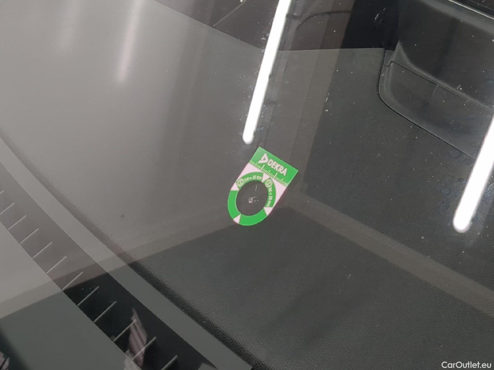  Peugeot  208 PEUGEOT  Affaire / 2019 / 5P / Berline 1.2 PT 100 S&S EAT8 Active Business R #23