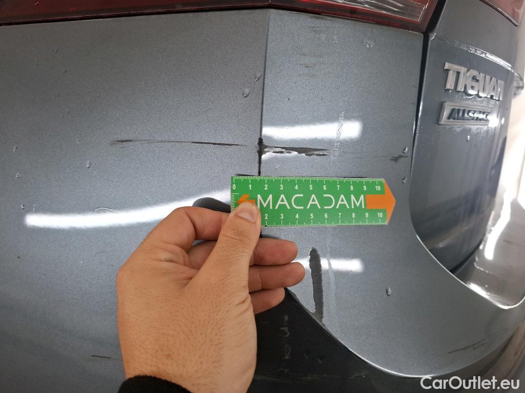  Volkswagen  Tiguan VOLKSWAGEN  Allspace / 2017 / 5P / SUV 2.0 TDI 150 DSG7 Carat #17