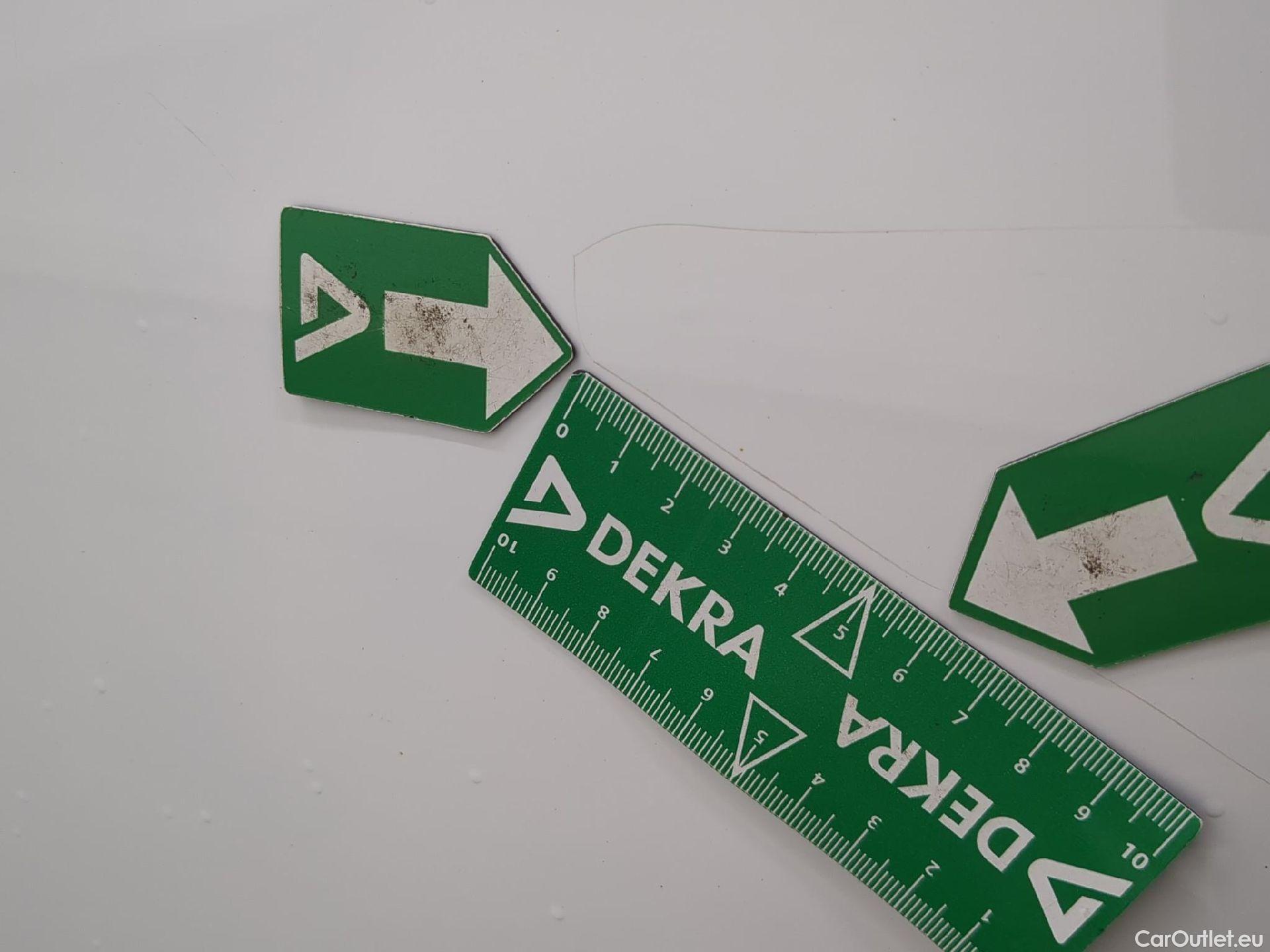  Peugeot  208 PEUGEOT  Affaire / 2019 / 5P / Berline 1.2 PT 100 S&S EAT8 Active Business R #9