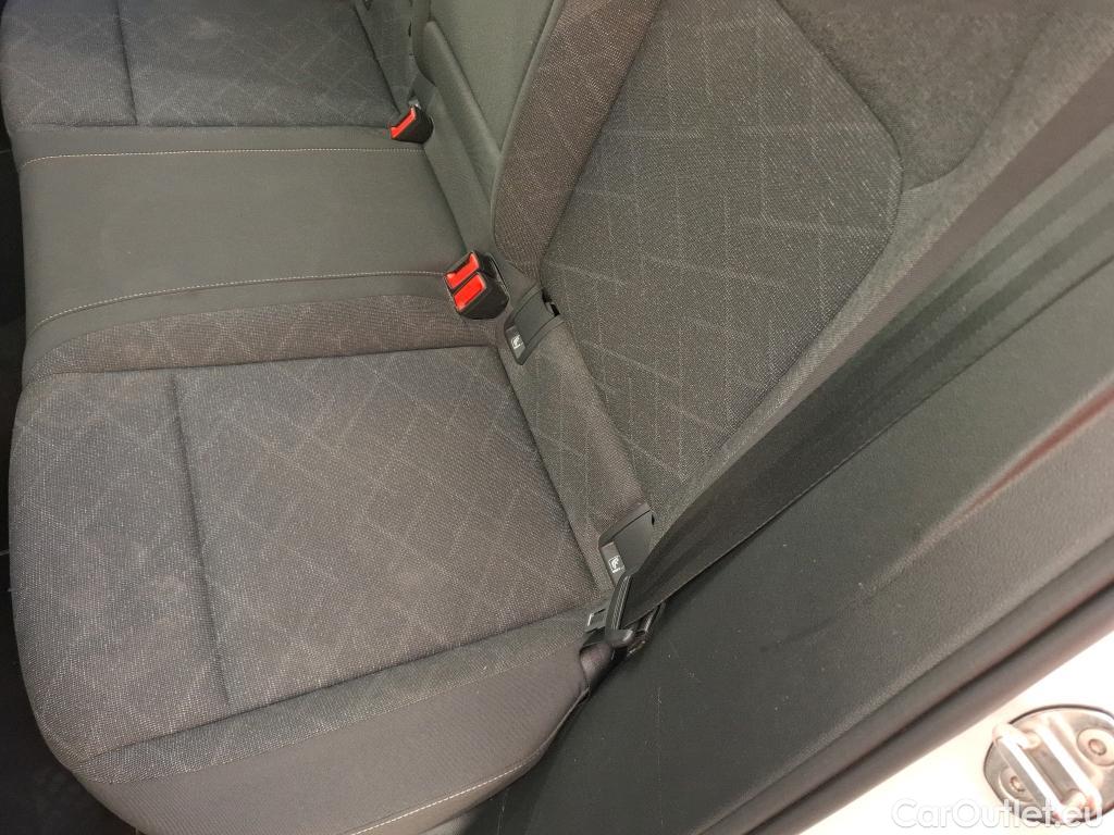  Volkswagen  Golf  VOLKSWAGEN / 2020 / 5P / Berline 1.0 TSI OPF 110 BVM6 Life #4