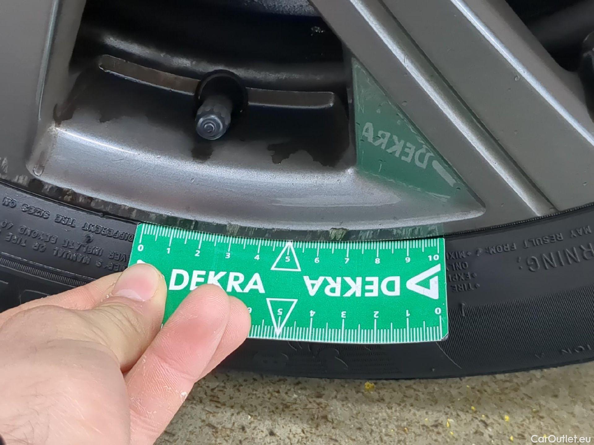  Peugeot  208 PEUGEOT  Affaire / 2019 / 5P / Berline 1.2 PT 100 S&S EAT8 Active Business R #7